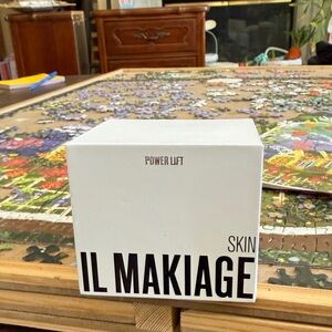 IL MAKIAGE White Power Lift Skin Box
